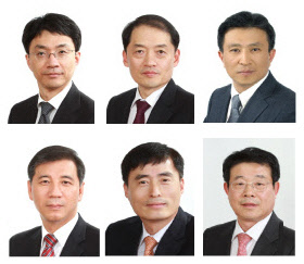 김승진 현대자동차 사업관리본부장 부사장(왼쪽부터), 김선섭 현대차 인도권역본부장 전무, 윤승규 기아차 북미권역본부장 및 미국판매법인장 전무, 이종근 기아차 멕시코법인장 전무, 이경재 기아차 슬로바키아법인장 상무, 김진하 기아차 러시아권역본부장 이사.